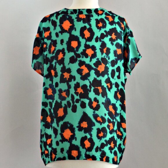 ❤️5/$15💚 CAbi Flowy Boxy Oversized Animal Print Top Blouse in Green Black EUC - Picture 5 of 8